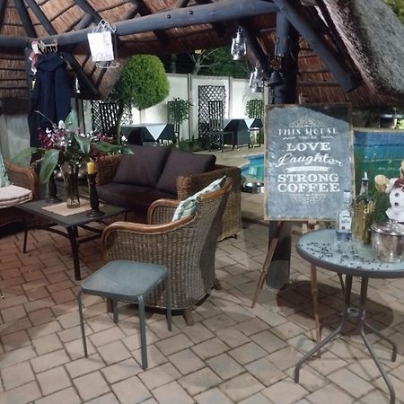 The Giraffe Room At Frederick'S Place Pretoria-Noord Extérieur photo
