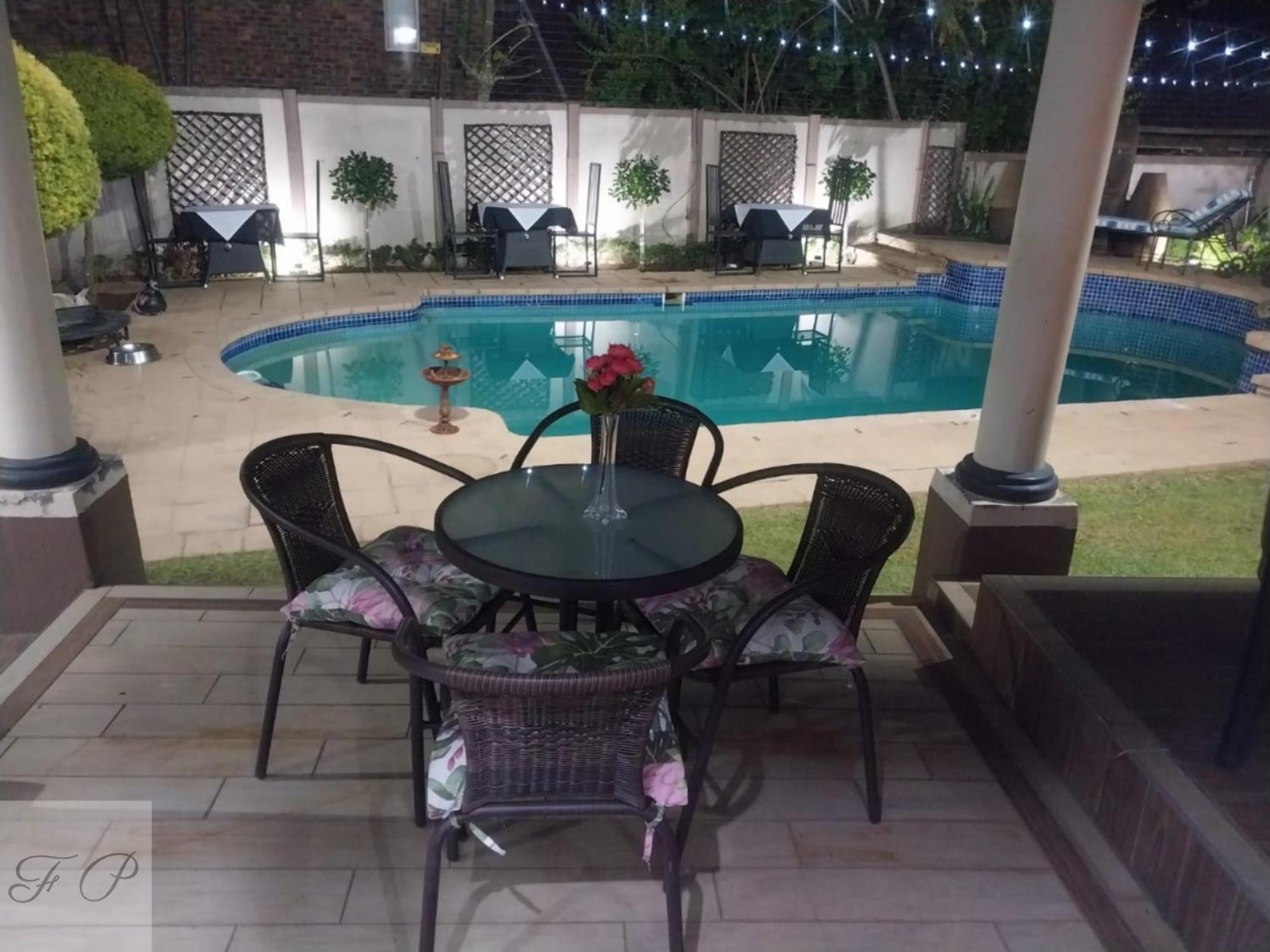 The Giraffe Room At Frederick'S Place Pretoria-Noord Extérieur photo