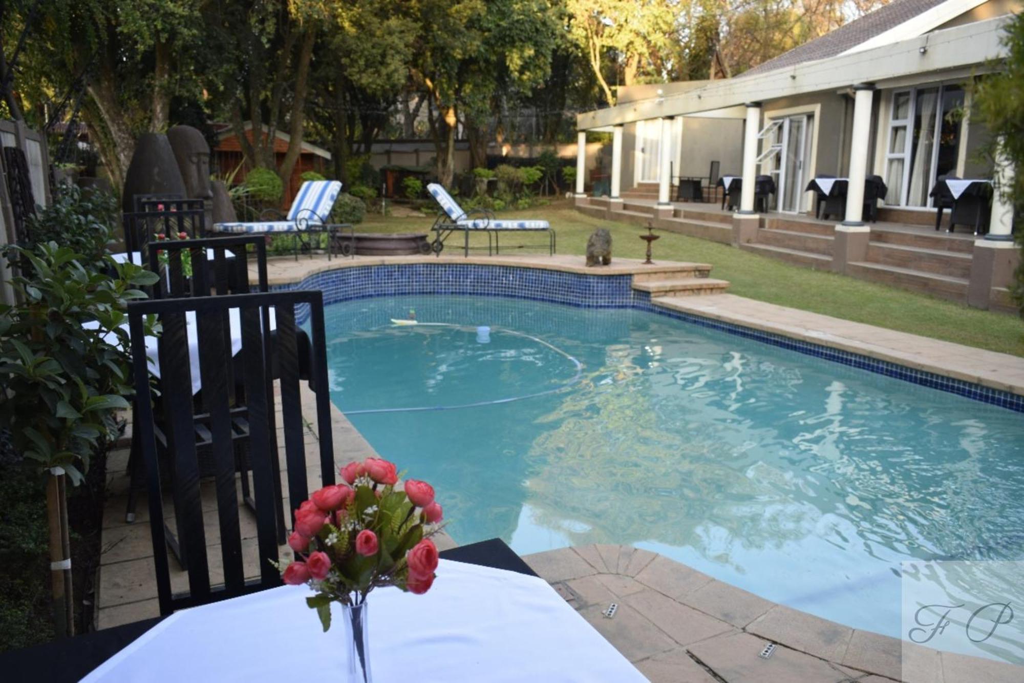 The Giraffe Room At Frederick'S Place Pretoria-Noord Extérieur photo